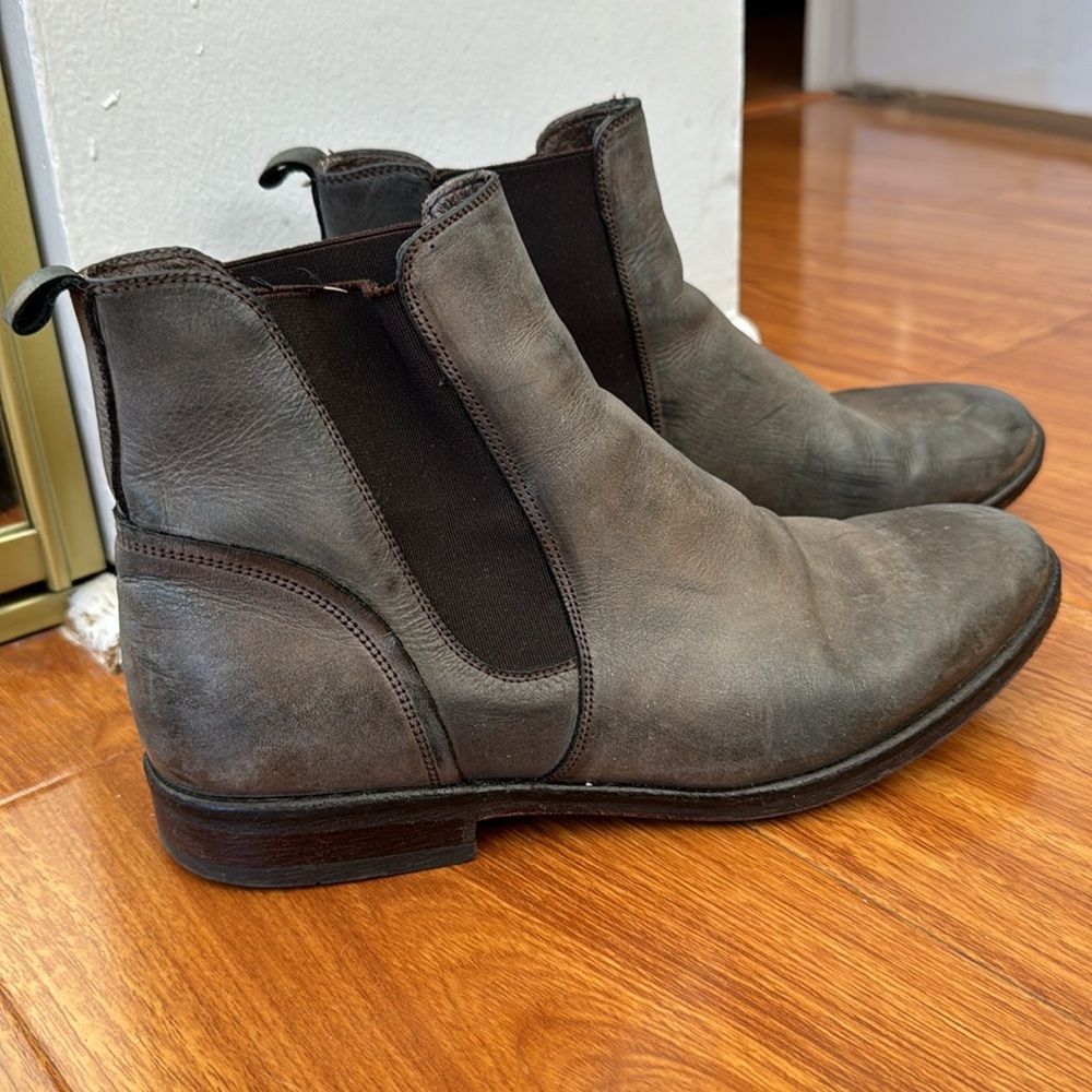 Chelsea booties, gray/brown
